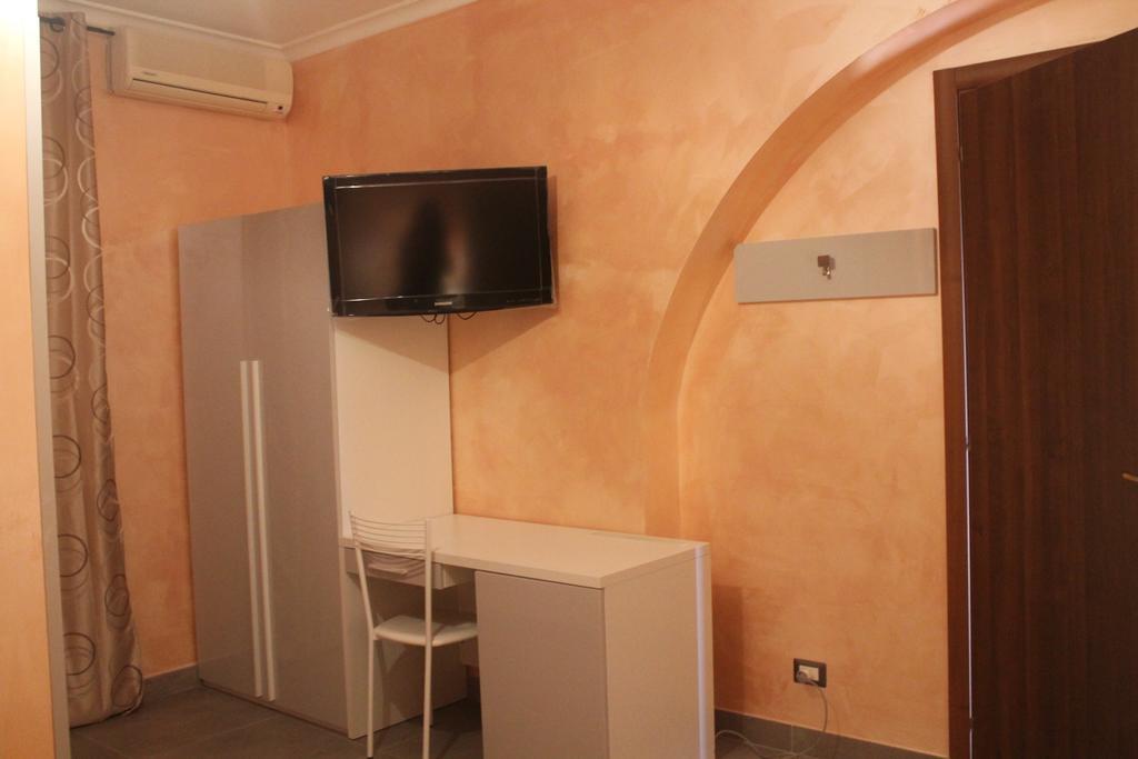 B&B Giorgia Airport ฟิวมิชีโน ภายนอก รูปภาพ