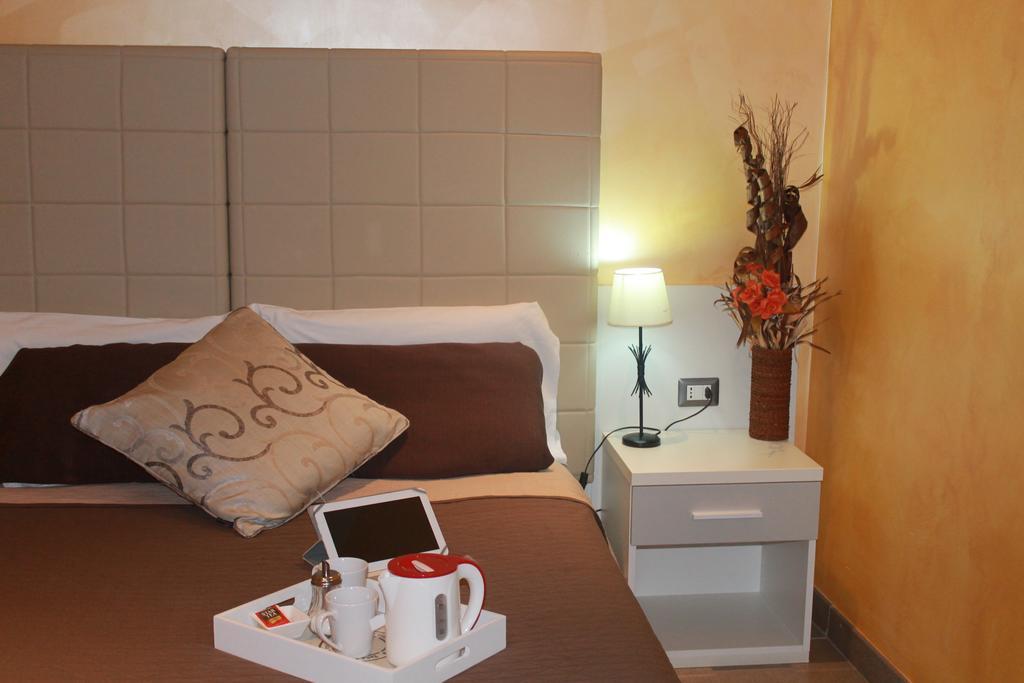 B&B Giorgia Airport ฟิวมิชีโน ภายนอก รูปภาพ