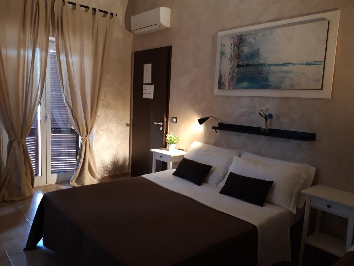B&B Giorgia Airport ฟิวมิชีโน ภายนอก รูปภาพ